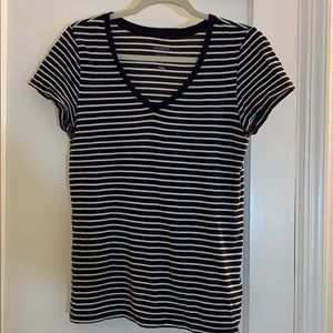 Gap navy blue Favorite Tee shirt white stripes